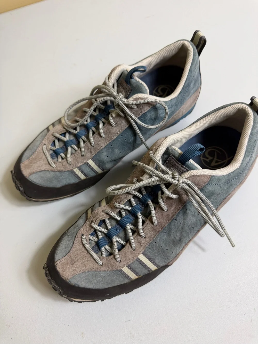 The North Face Suede Hiking Approach Shoes Blue Grey Women's Size 8.5 Gorpcore